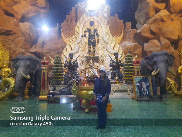 วัดมณีวงค์นครนายก..ขอโชคลาภบารมี..เลขใสเด่นชัด ณ วังบาดาลพญานาค 4 372027798 636904698545982 4715064819899308362 n