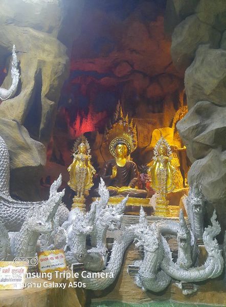 วัดมณีวงค์นครนายก..ขอโชคลาภบารมี..เลขใสเด่นชัด ณ วังบาดาลพญานาค 2 375566022 636904095212709 4057126226413345078 n